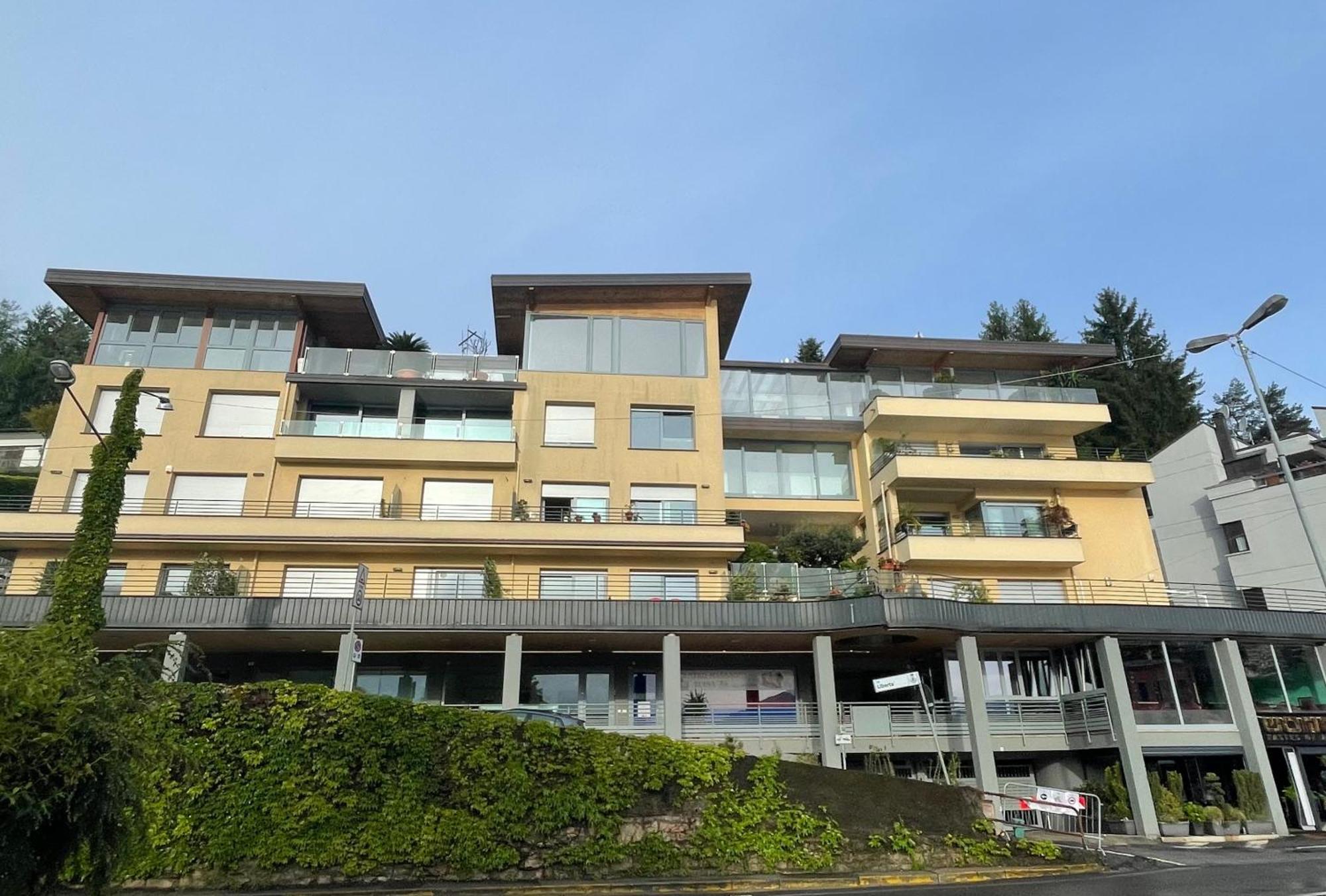 Reflections At The Lake Lavena Ponte Tresa Exterior photo